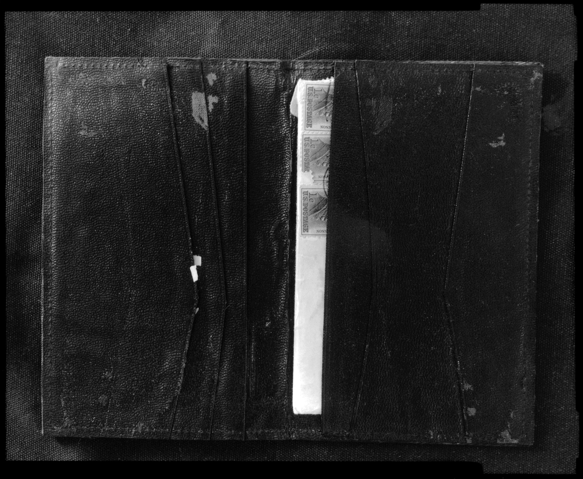 12-Plaid-wallet-open