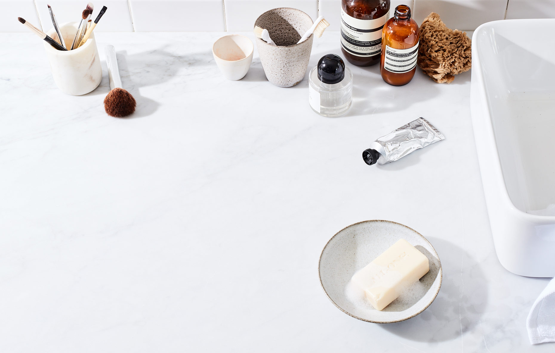 2019-NYT-S08_MorningBathroom-0287_beauty_crop