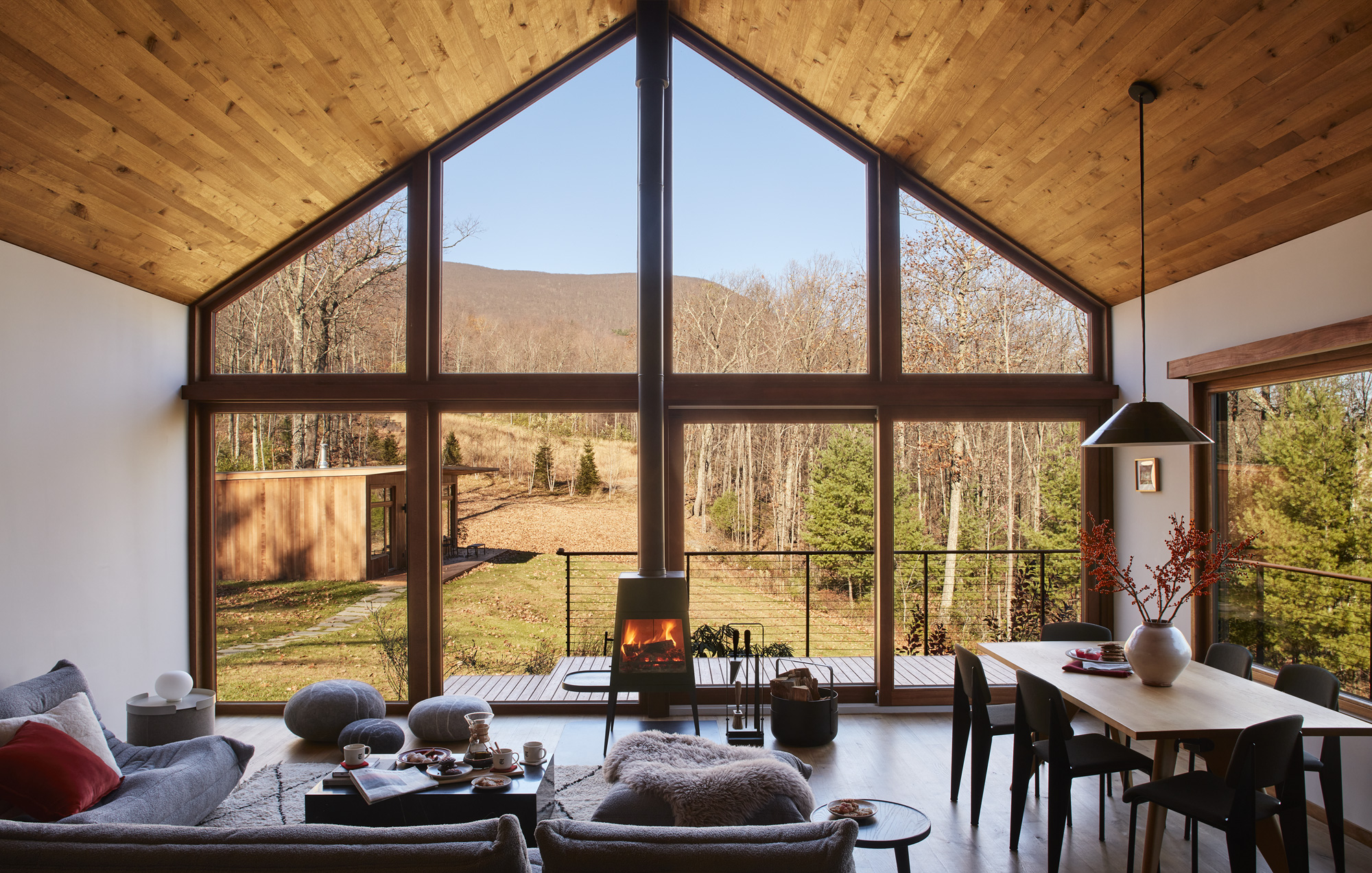 20221110_NYTCookingCatskills_S04_Livingroom_0161_v2